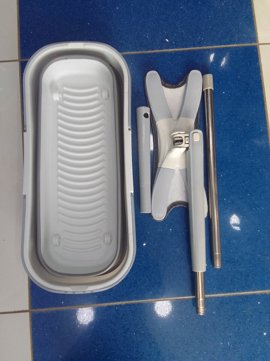 Balai à franges avec seau pliable