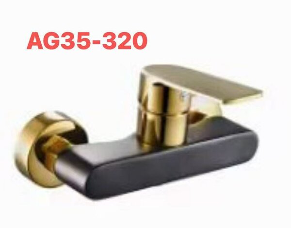 Robinet moderne noir et or