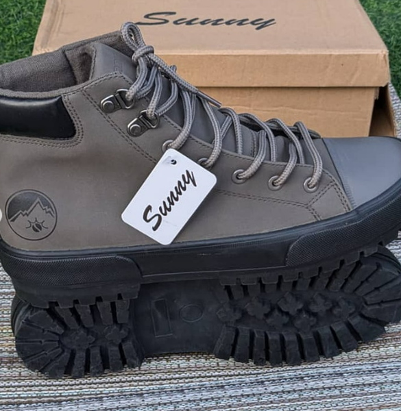 Sunny boots