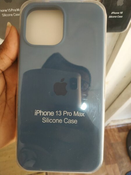 Coque silicone iPhone 13 Pro Max
