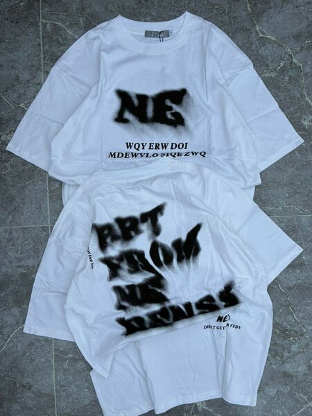 T-shirt blanc graphique unique