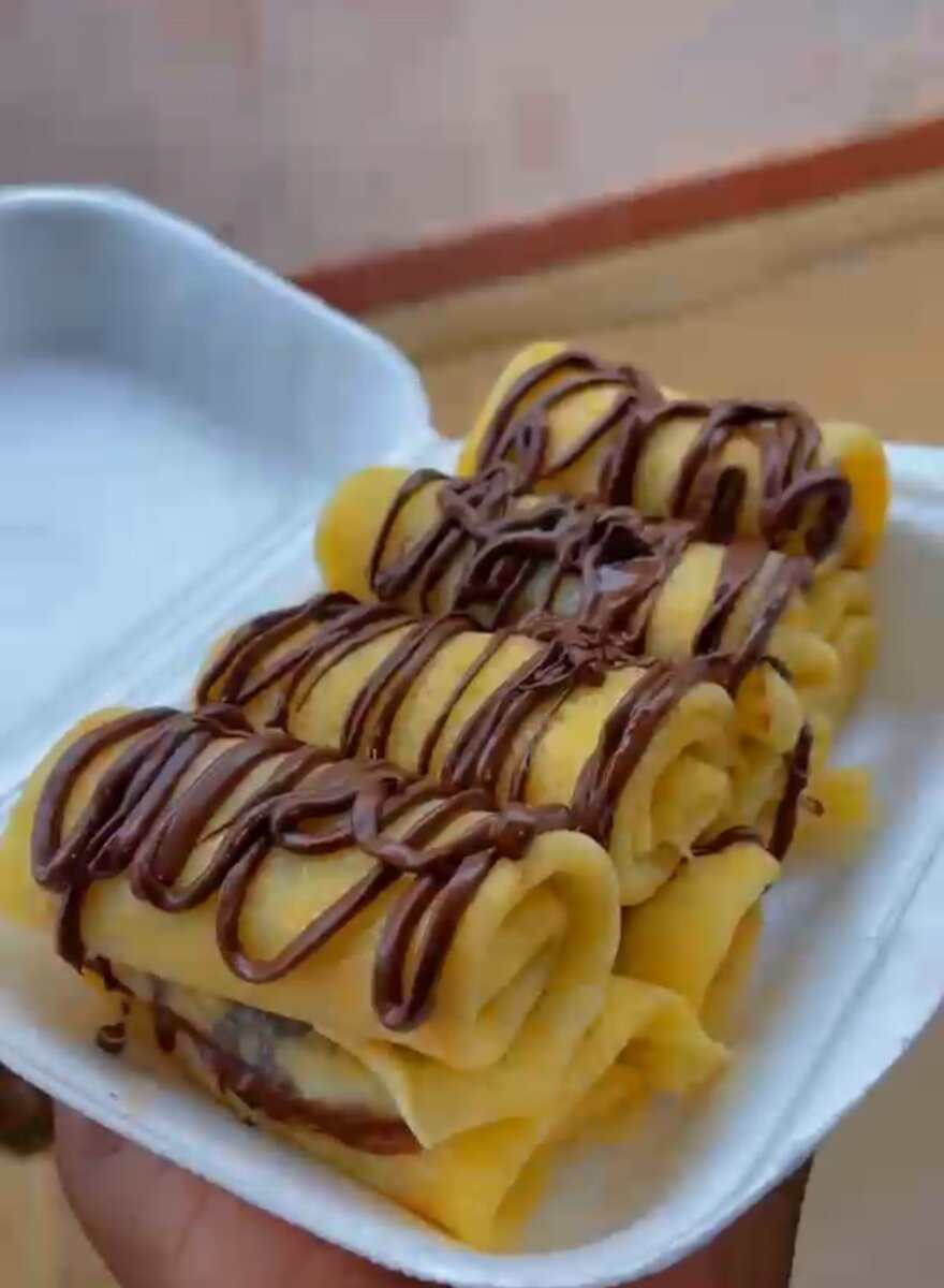 Crêpes au chocolat , yaourt