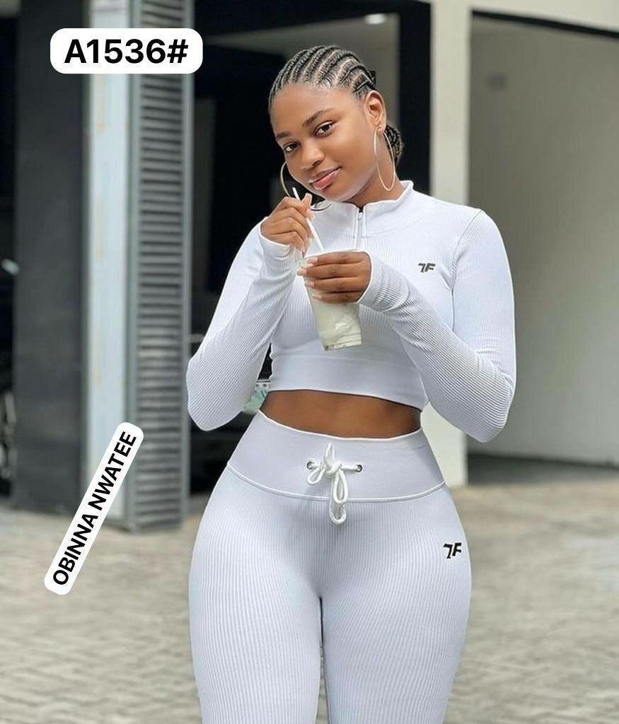 Ensemble de sport élégant