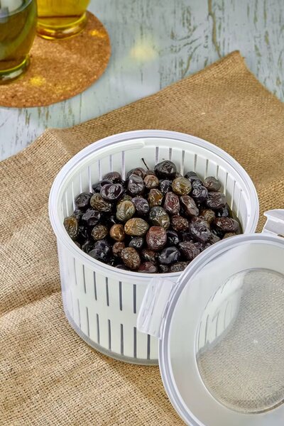 Boîte à olives avec couvercle