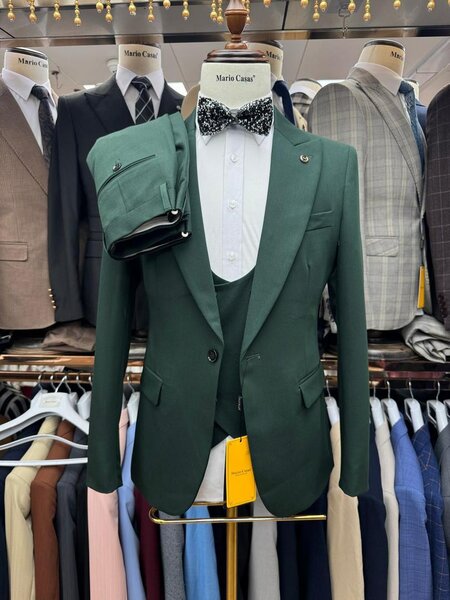 Costume élégant pour hommes