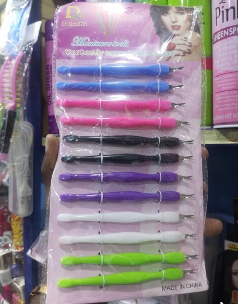 Ensemble d'outils à cuticules