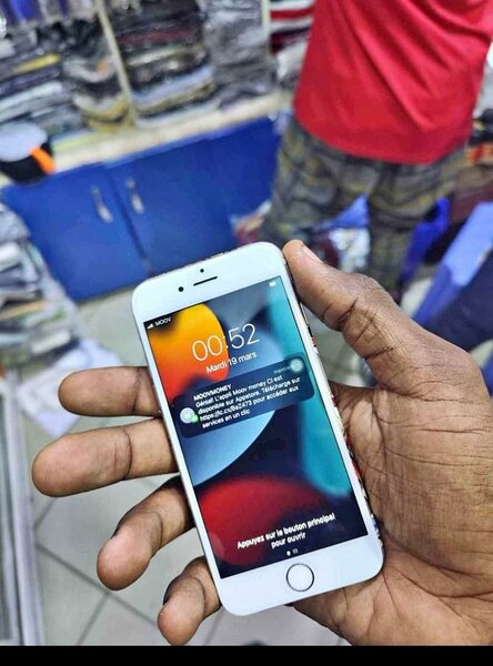 iPhone 7simple blanc 64 Go