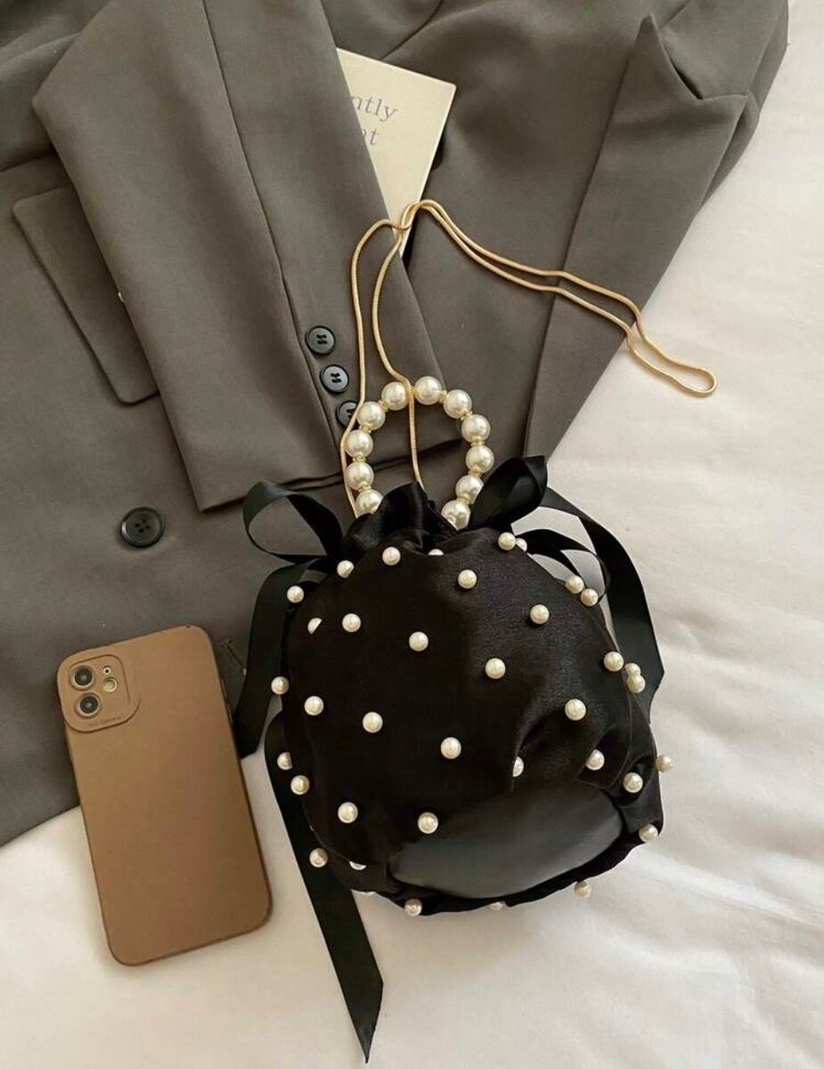 Sac noir perlé