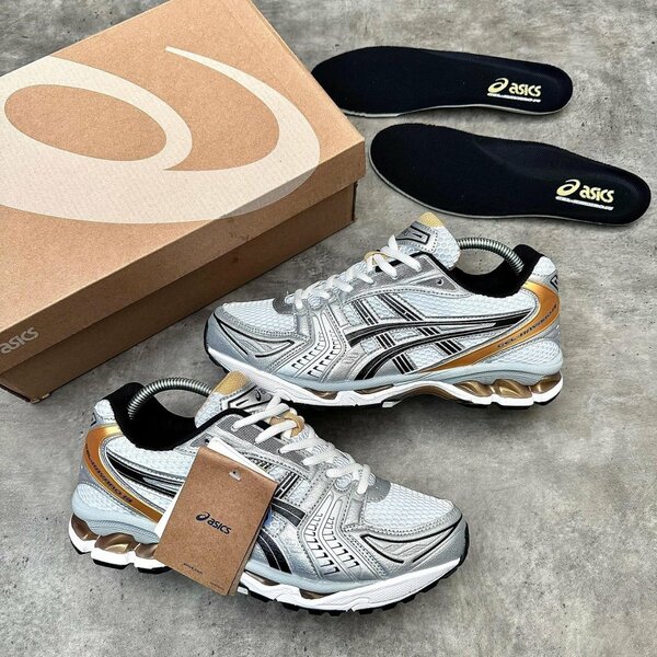 Chaussures de course Asics