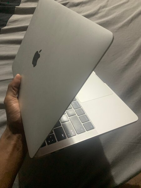 Apple MacBook Laptop