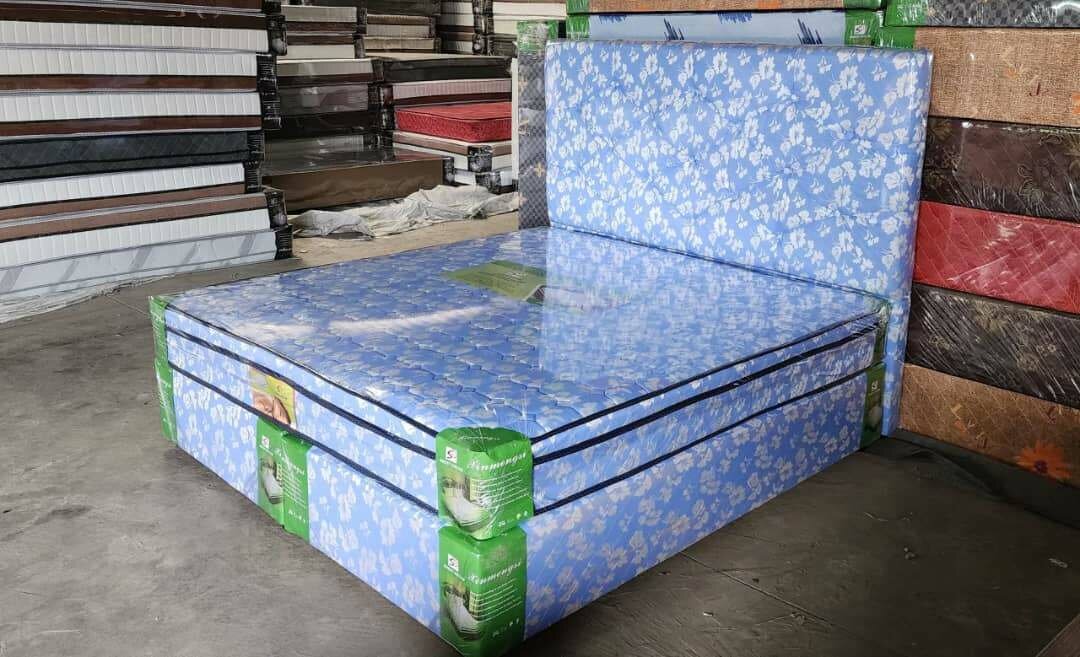 King-size beds nd mattresses