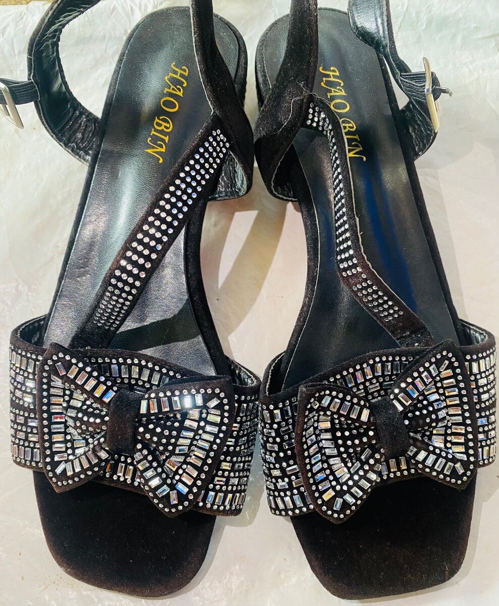 Sandales à strass élégantes