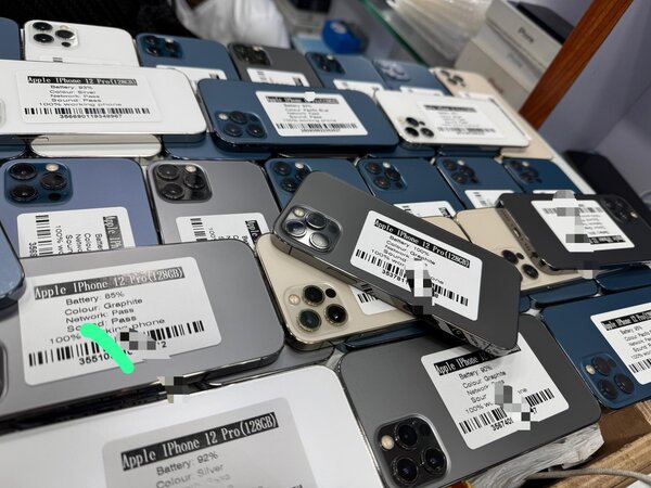 iPhone 12 Pro 128GO Quasi neuf