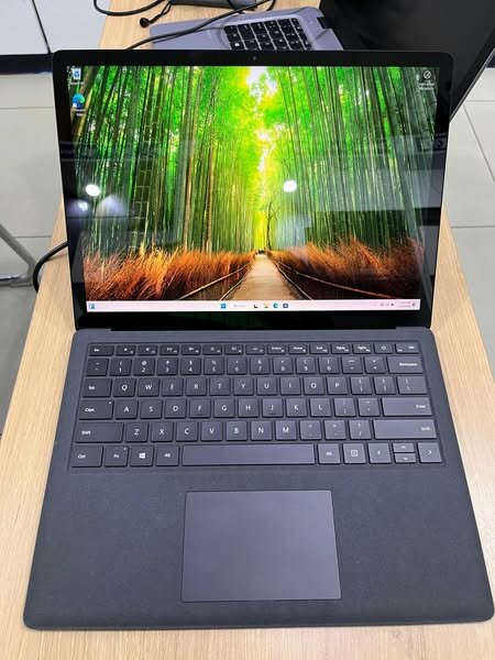 Microsoft Surface Laptop 2 (Aluminum Black)