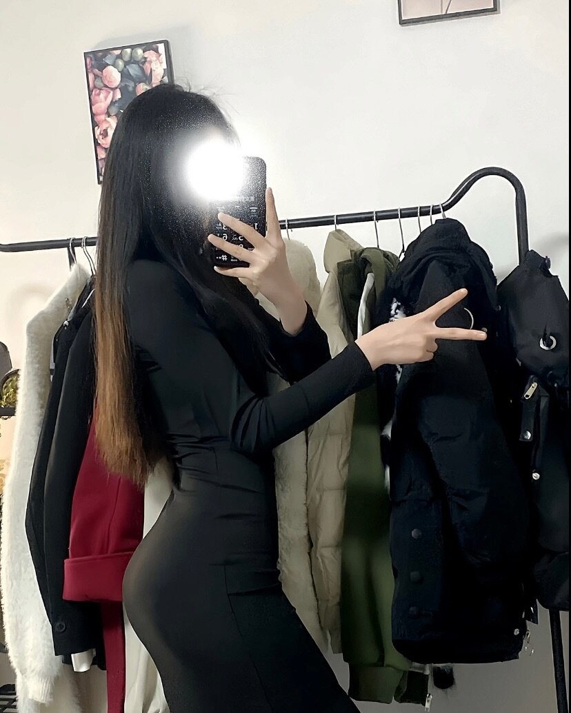 Обтягивающие платье черное