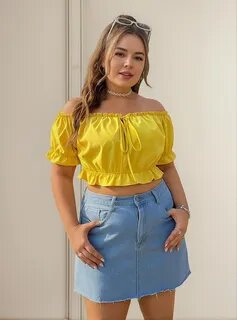 Haut jaune et jupe jean