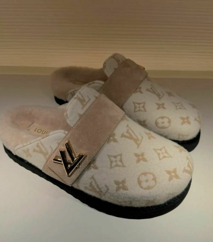 LUIS VUITTON SLIDES