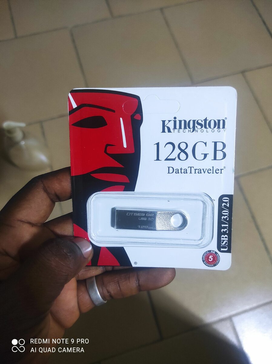 Clé USB KINGSTON 128 GB