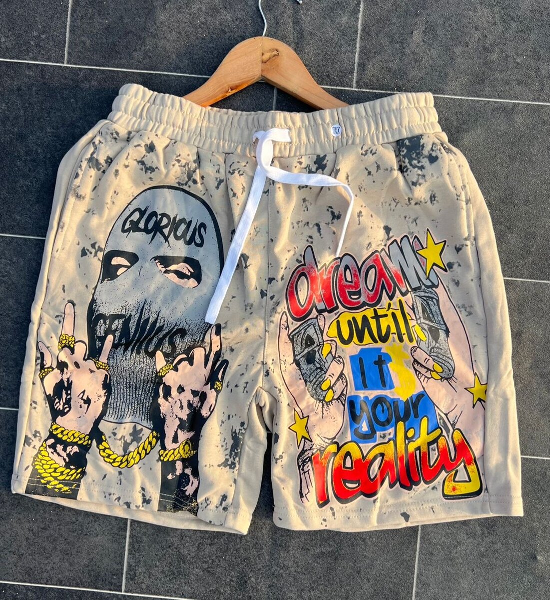 Shorts streetwear graffiti