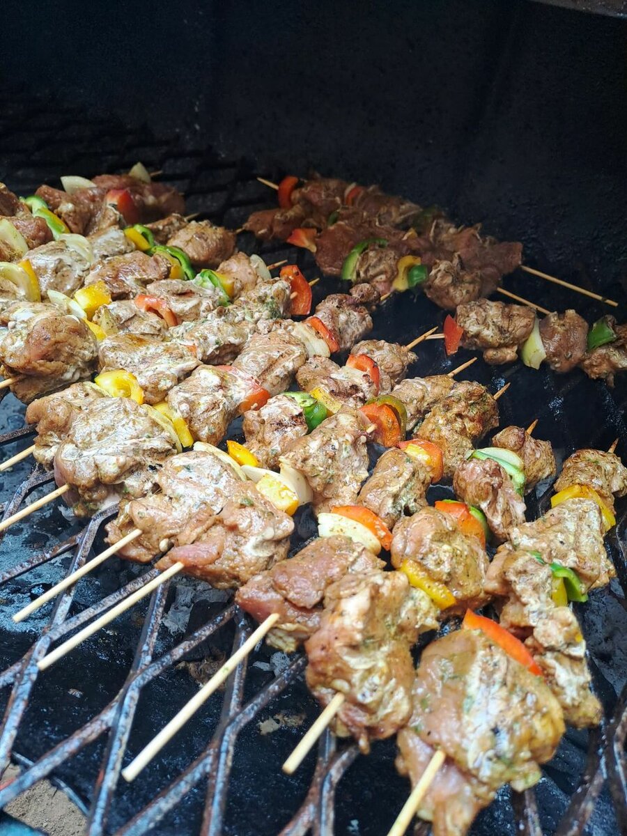 Brochettes de porc 1500f/piece