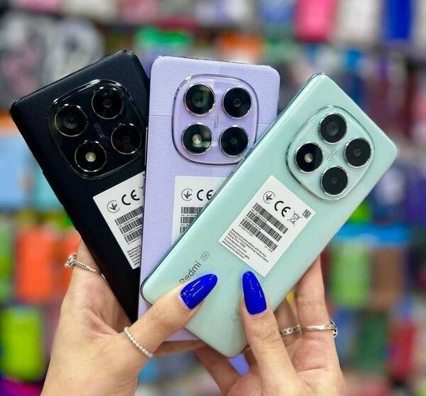 Téléphone portable Redmi avec 4 caméras