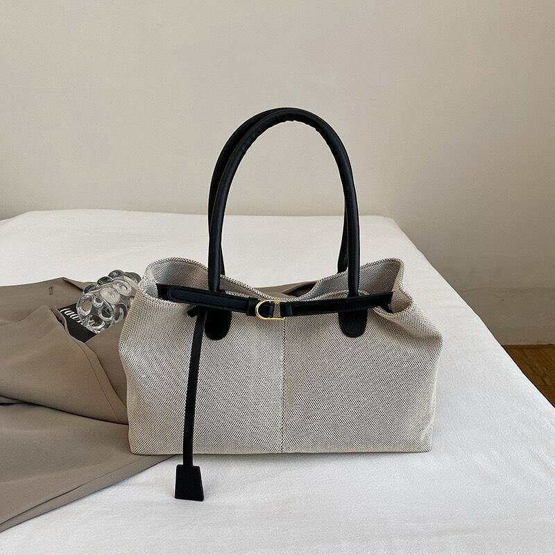 Sac à main en toile élégante