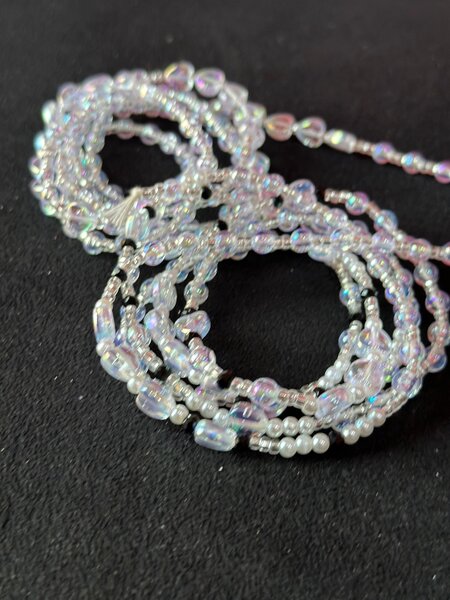 Clear reflection beads