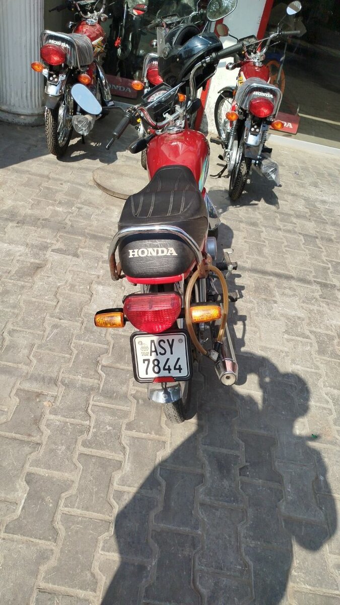 Honda cd 70 motor bike