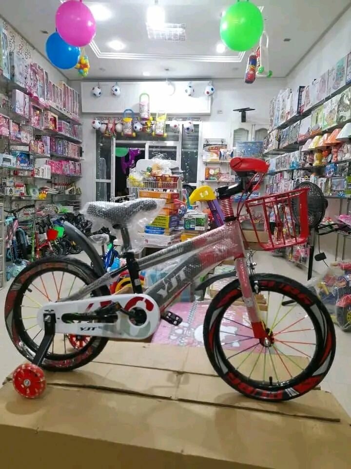 Vélo enfant avec stabilisateurs