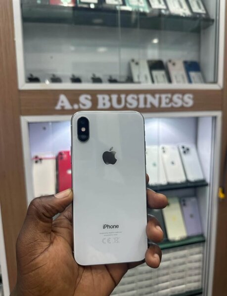 iPhone X 64Go Argent Débloqué