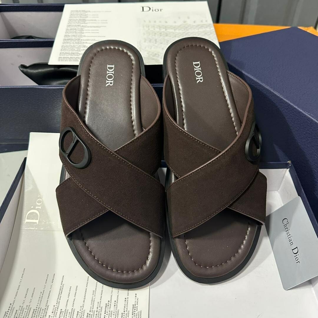 Sandales Dior élégantes