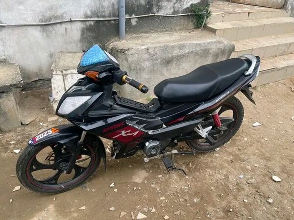 Moto Adsonic Noir Sport