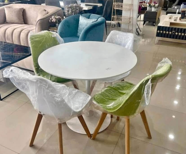 Ensemble Table et Chaises Modernes