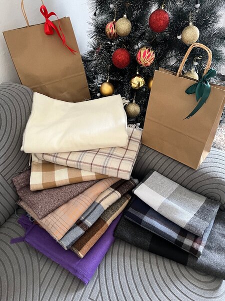 Мягкие, теплые шарфы в подарочной упаковке