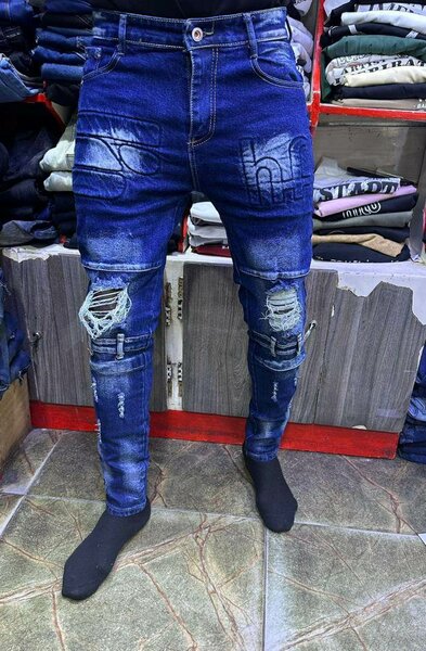 Jeans slim déchirés tendance