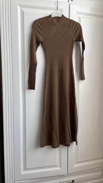 Платье миди зимнее женское Mango