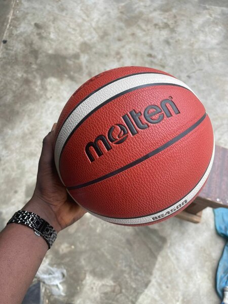 Ballon de basket Molten Pro