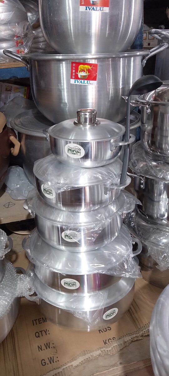 Casserole 5 pièces et une louche