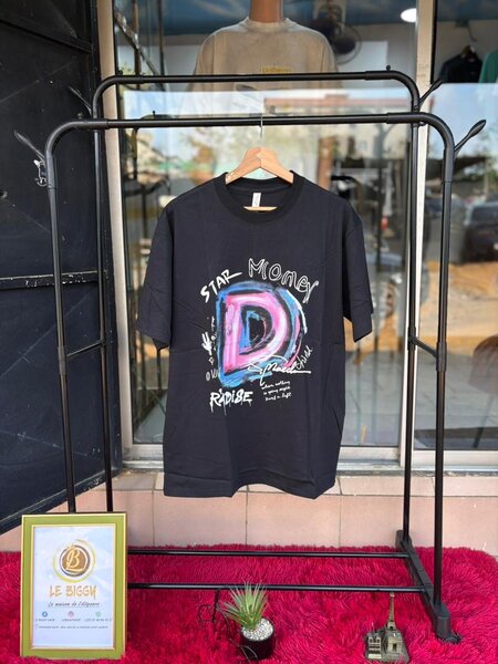 T-shirt graphique artistique