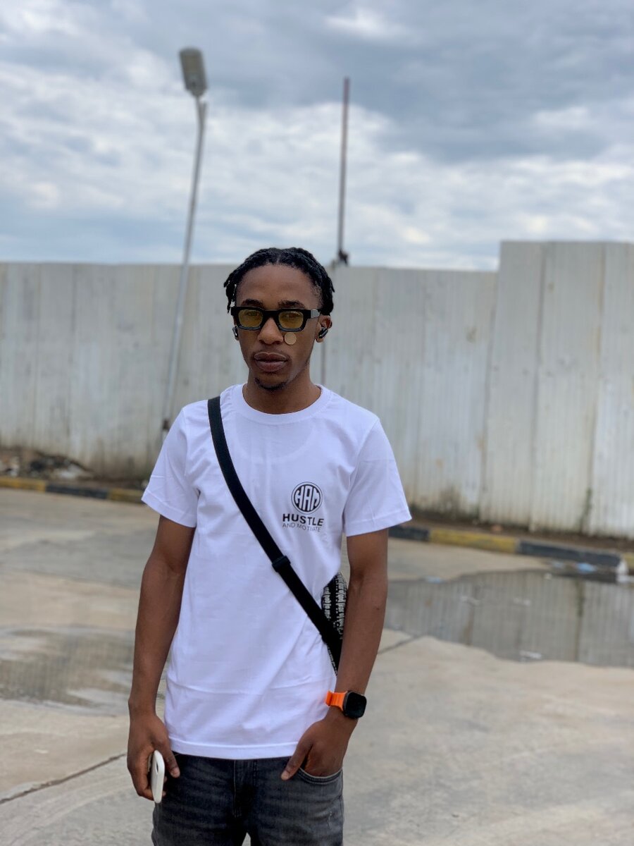 Hustle and motivate t-shirt k140