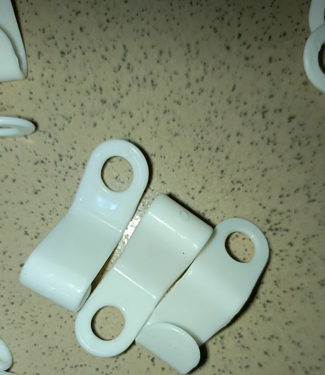 Aide cintre, accroche