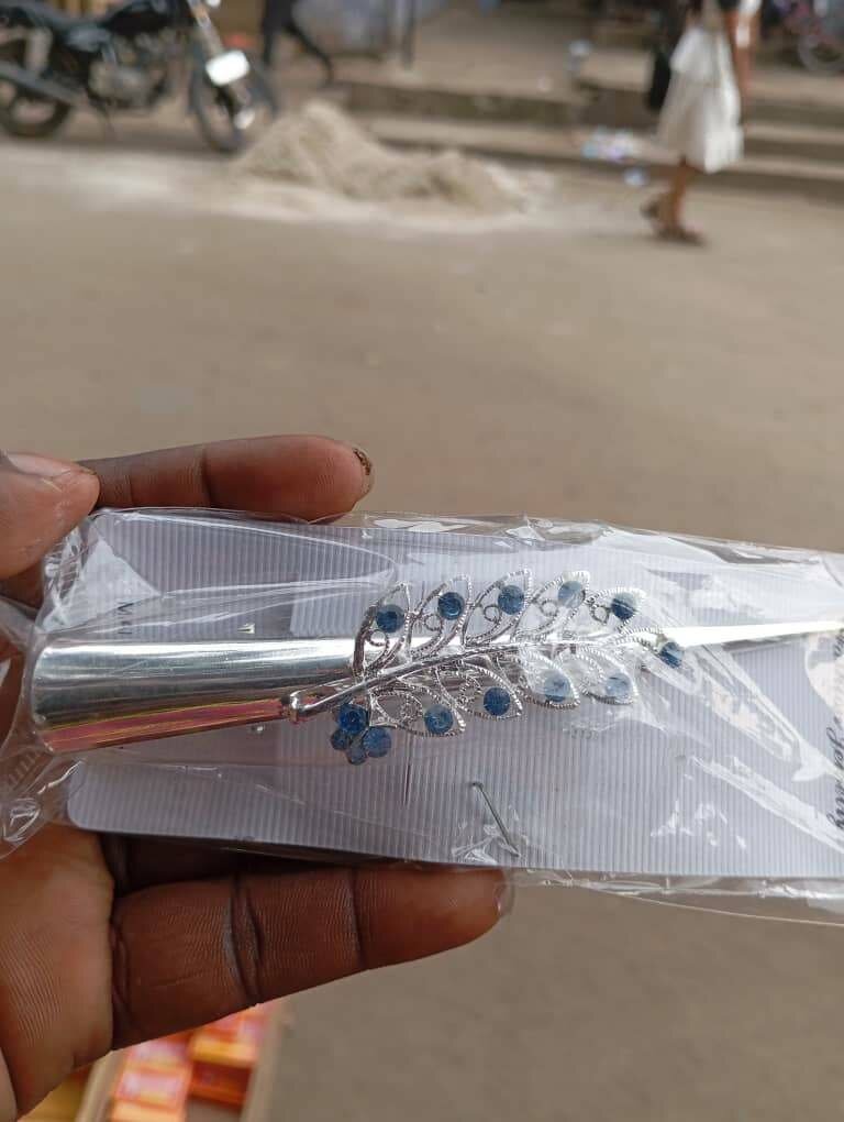 Peigne à cheveux en strass élégant