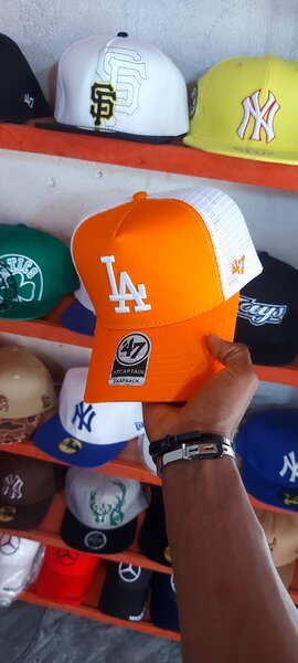 Chapeaux