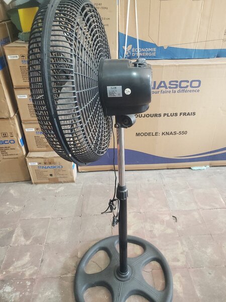 Ventilateur sur pied réglable