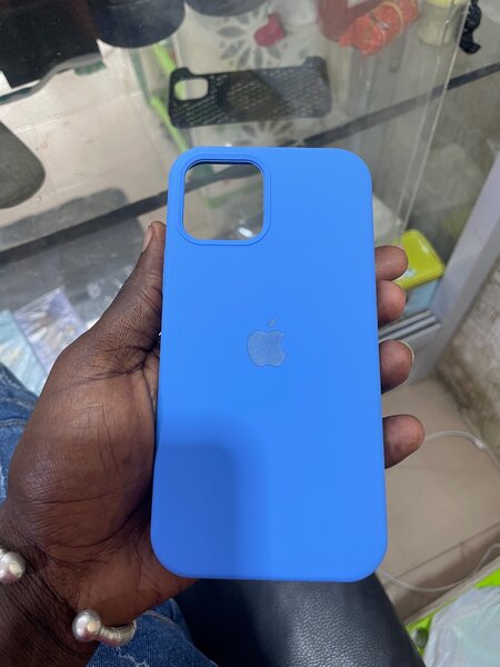 Coque iPhone 12 Silicone Bleu