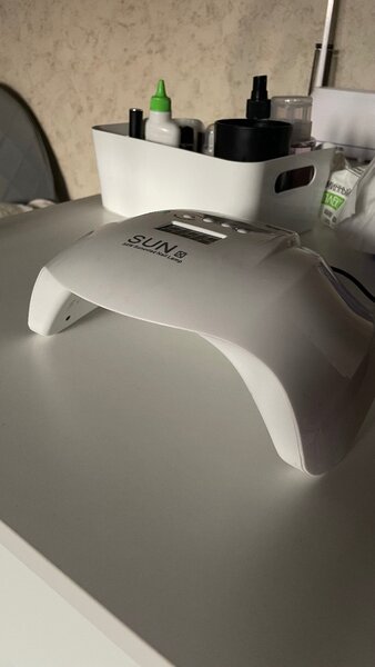 LED-лампу для маникюра