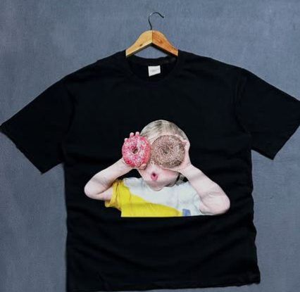 Heavy cotton graphic t shirt size: L