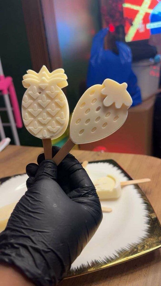 Glaces en forme de fruits