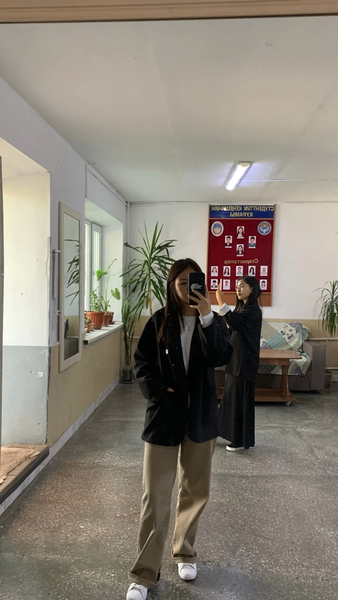 Штаны джинсовые носила 2раза состояние отличное