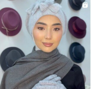 Красивая женская шапка, Польша